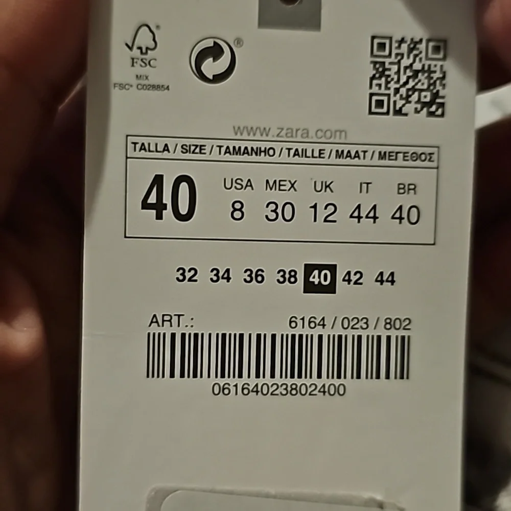 Zara High Waisted Straight leg Jeans - Picture 10 of 11